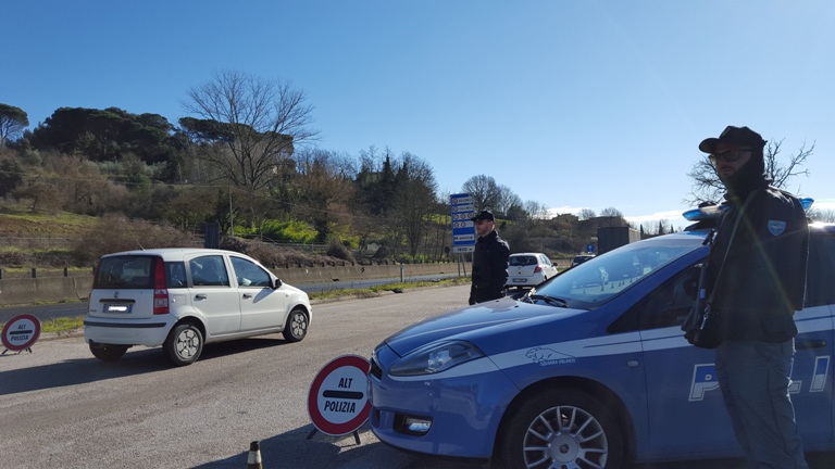 Pattuglione di controllo della polizia a siena il cittadino online Polizia di stato siena