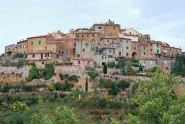 Sera d’estate e di svago in piazza Garibaldi ad Asciano