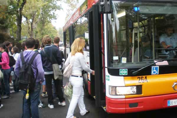 Trasporto pubblico locale, tariffa agevolata per gli studenti universitari