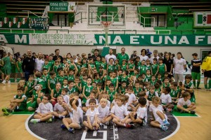 La sezione minibasket di Mens Sana 1871 al completo