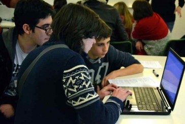 Insegnanti a scuola per conoscere meglio i loro ragazzi con DSA