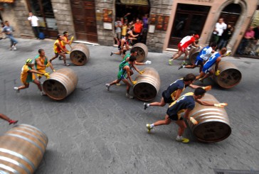 Le contrade di Montepulciano pronte a sfidarsi nel Bravìo delle Botti