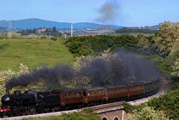 La ferrovia Siena-Grosseto compie 150 anni: celebrazioni sulla locomotiva a vapore