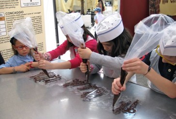 Ondina e Burlamacco testimonial della festa del cioccolato di Viareggio