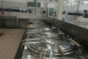 Genitori in visita al centro cottura della mensa