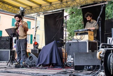 Un sabato ad alto tasso rap: gli Uochi Toki alla Corte dei Miracoli