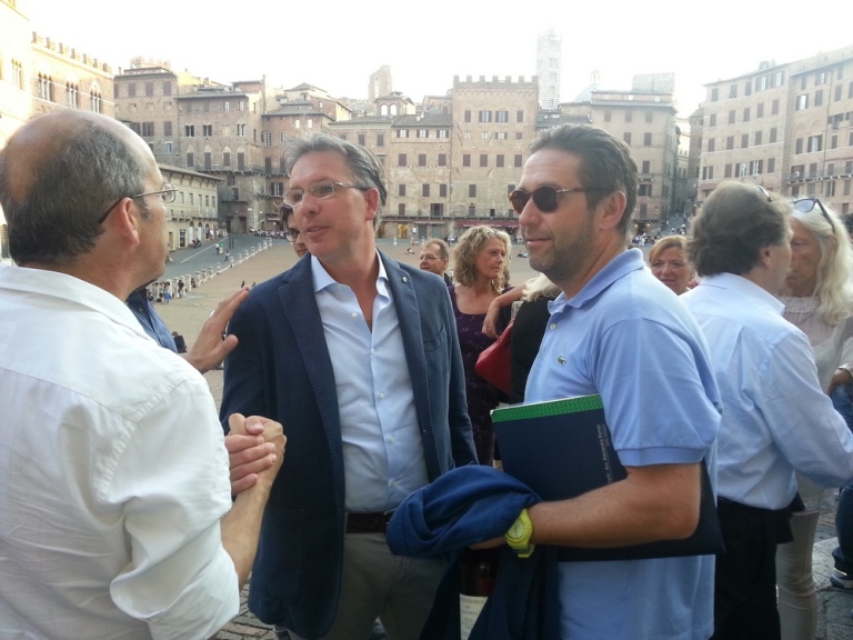 In Piazza del Campo oltre 300 i sostenitori di Scaramelli