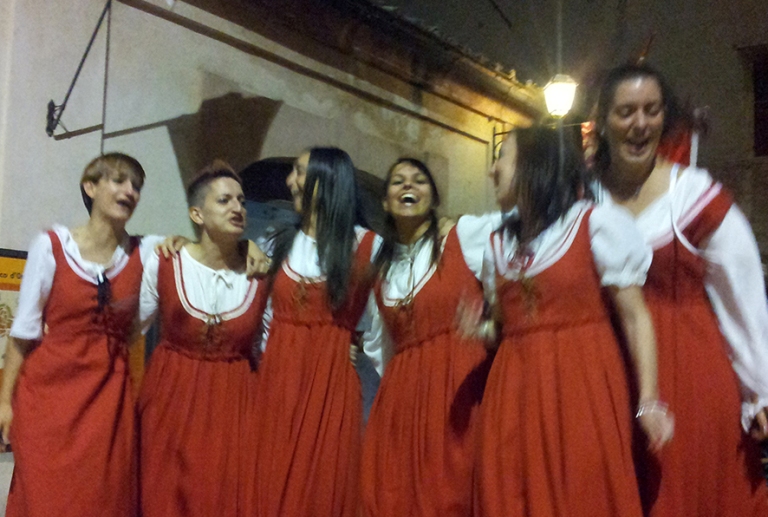 Serata spagnola per il via della festa del Castello a San Quirico d’Orcia