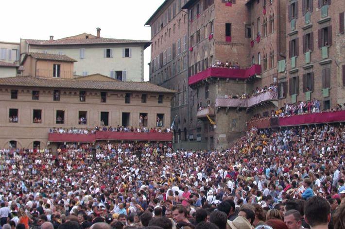 Palio: 23 biglietti in vendita sul palco del Comune