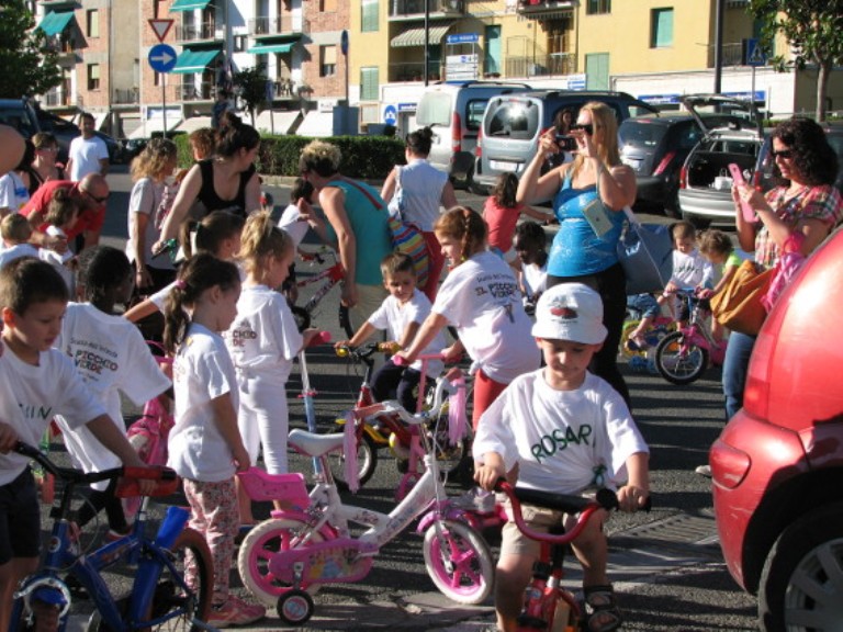 ​Gita in bici e picnic, i piccoli del Picchio Verde imparano a socializzare