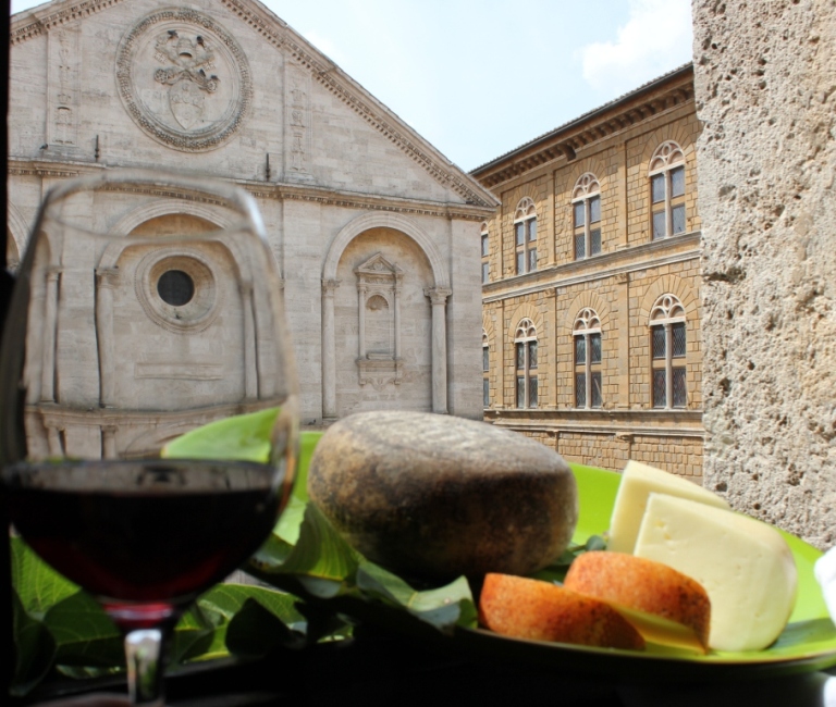 Ad ogni vino il suo pecorino: Doc Orcia con formaggio di Pienza