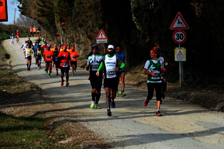 Parte la lunga rincorsa verso il Terre di Siena Ultra Marathon