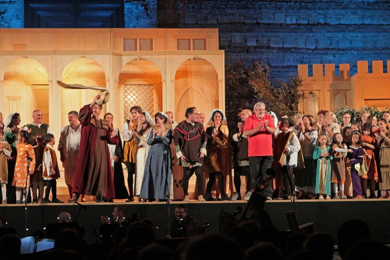 Un Bruscello “dal sorriso” che non delude il pubblico