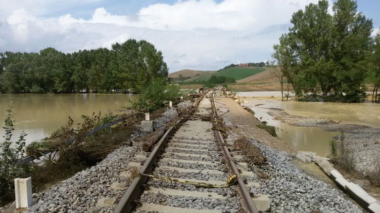 Maltempo: ancora sospesa la circolazione dei treni sulla Siena-Grosseto