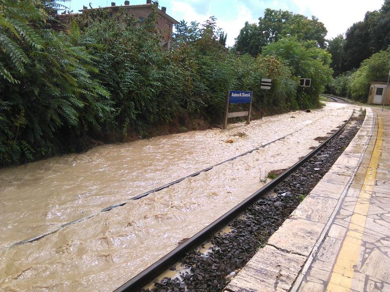 Maltempo: interrotta la linea ferroviaria per Grosseto e per Chiusi