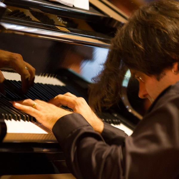 Le note di Brahms e Chopin tra le torri