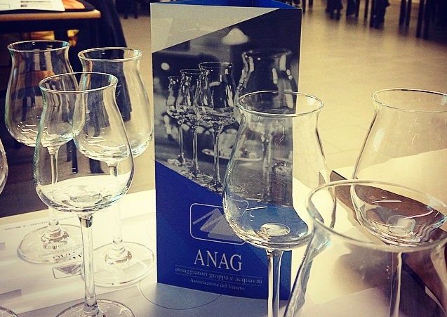 Grappa e distillati alla cena futurista nella Rocca di Staggia