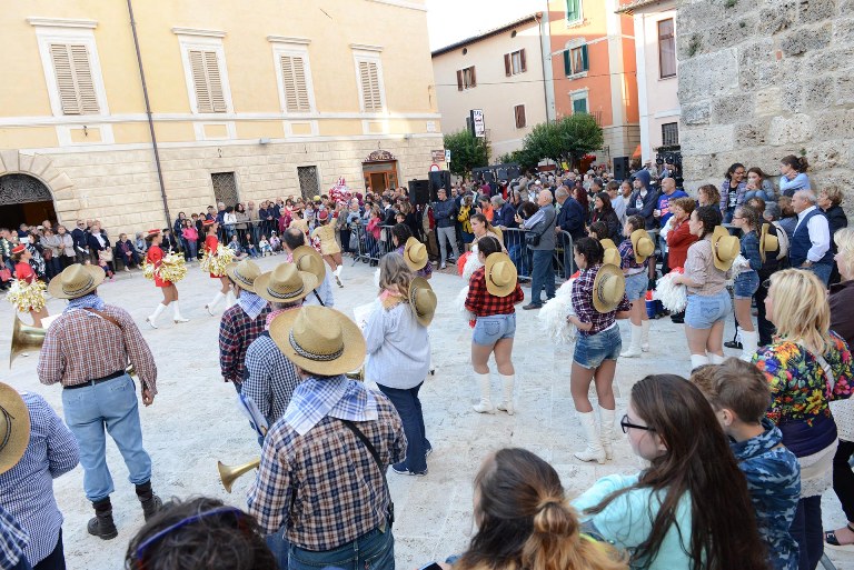 Chiusi: successo di pubblico alla Festa dell’Uva e del Vino