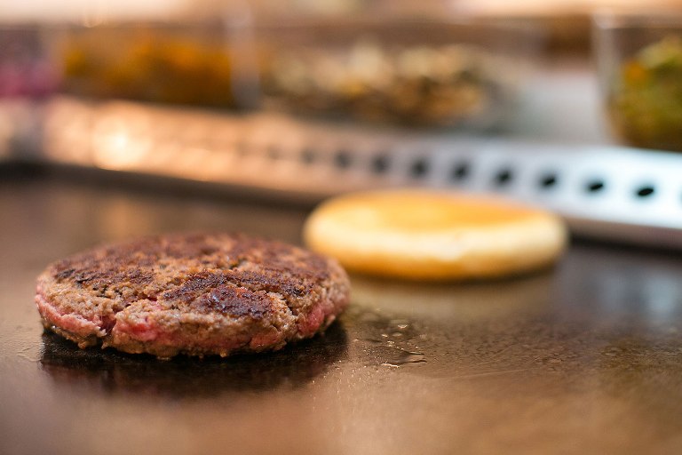 Coldiretti: “Bistecche e hamburger sono solo di carne”
