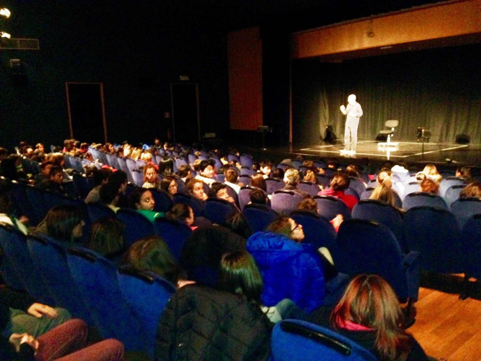 Teatro contro il bullismo. In 400 per “Branco di scuola”