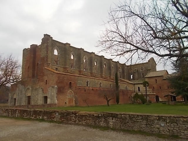 Le barriere burocratiche di San Galgano