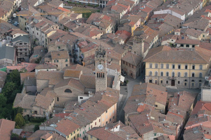 Intervento sui marciapiedi in via del Pollaiolo