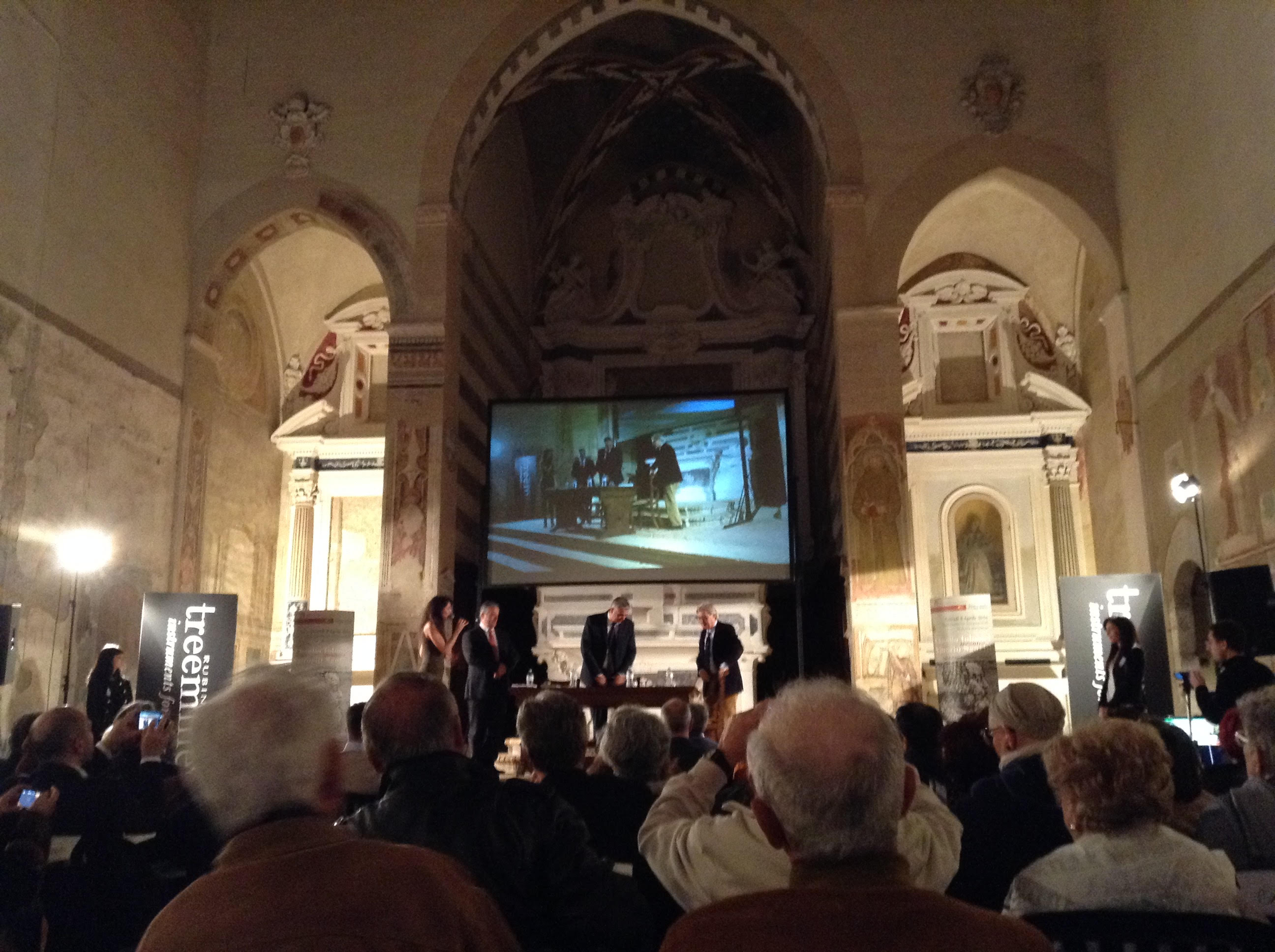 Vittorio Sgarbi inaugura il week end Ascianese dedicato all’Arte