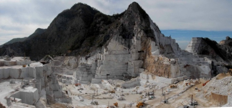 Dramma sul lavoro a Carrara: solidarietà FILLEA CGIL e delle Rsu del settore lapideo senese