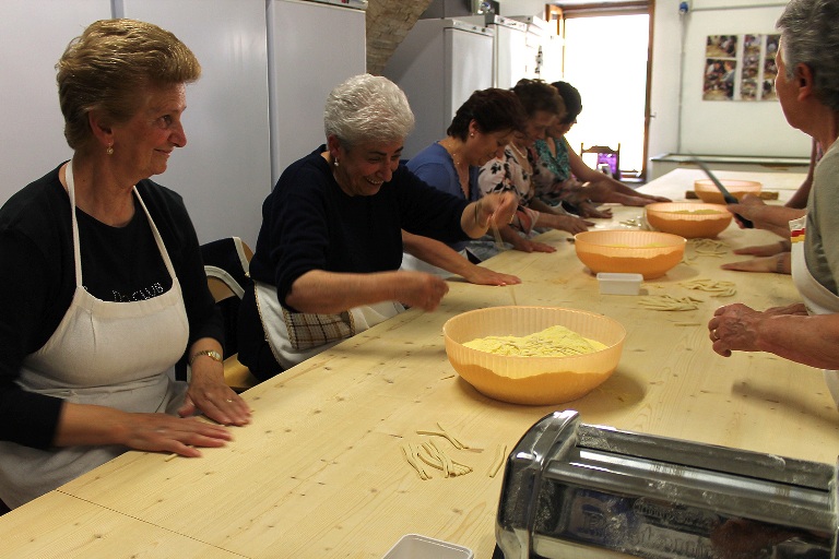 Torna a Celle sul Rigo la sagra dei pici fatti a mano