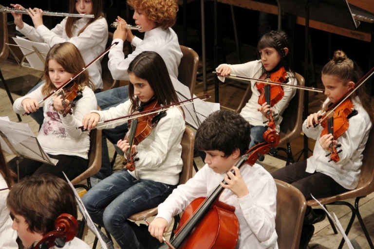 250 bambini sul palco del teatro Poliziano