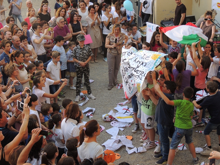 Studenti in festa per la fine dell’anno scolastico