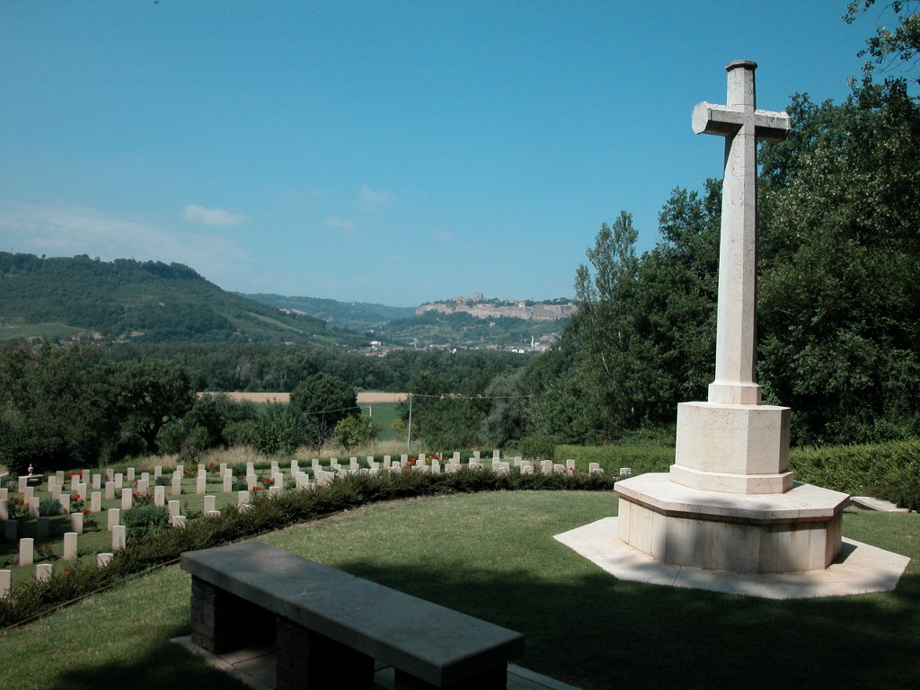 Chiusi: visita al Cimitero degli Inglesi per i 72 anni dalla liberazione