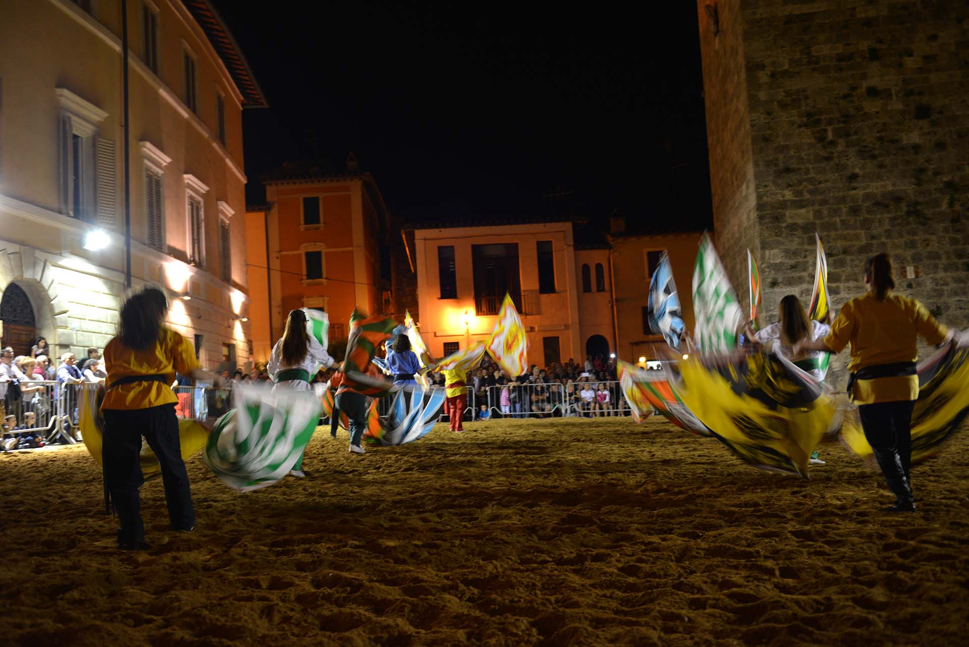 Tria Turris anima le sere di Chiusi