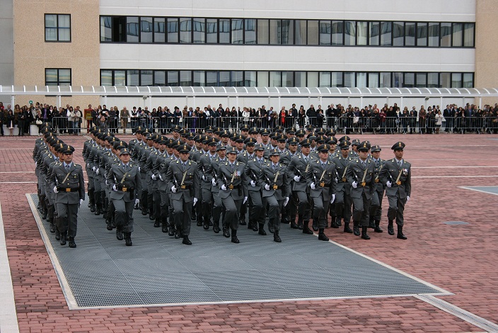 La Guardia di Finanza recluta 3 allievi
