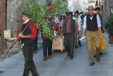 Montepulciano: Bruscello itinerante con “La Gaia Mugnaia”