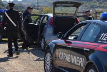 I Carabinieri arrestano un uomo dopo un inseguimento