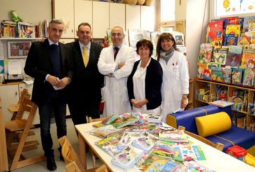 Il grande Oriente d’Italia dona giochi e cancelleria alla Pediatria
