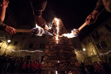 Abbadia celebra il Natale con l’antico rito del fuoco