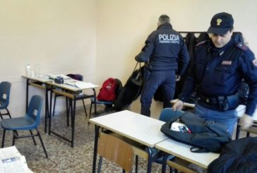 Le unità cinofile della Polizia di nuovo al lavoro nelle scuole