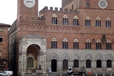 Contro la violenza sulle donne la Cappella di Piazza si illumina di arancione