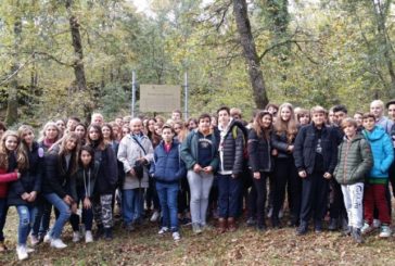 Custodi della memoria: 51 studenti in visita ai capanni partigiani