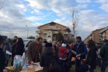 Una festa di bimbi all’iniziativa “Un albero per ogni nato”