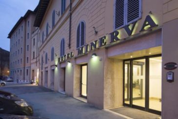 Artisti e scrittori insieme in un vernissage