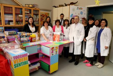 Dono alla scuola delle Scotte dalla Fondazione Angelini