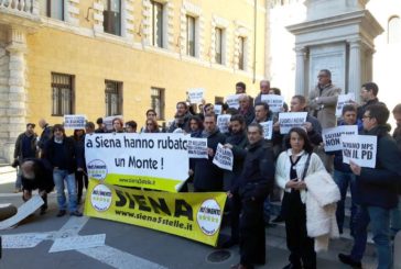 M5S: “Soddisfazione per il Flash-Mob davanti a MPS”