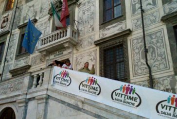 Le Vittime del Salva Banche contestano Boschi a Pisa