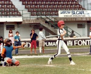 1981-si-gioca-a-baseball-al-rastrello