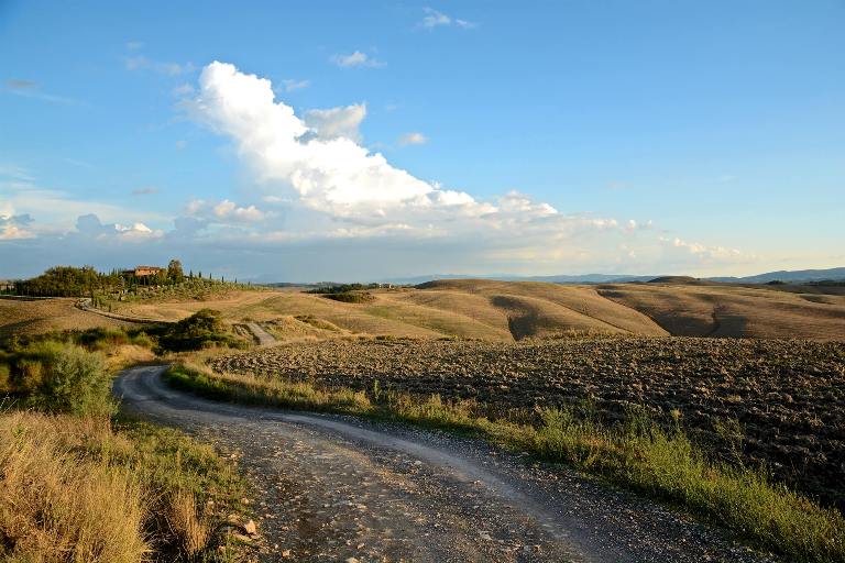 A primavera termina l’installazione della segnaletica in via Lauretana