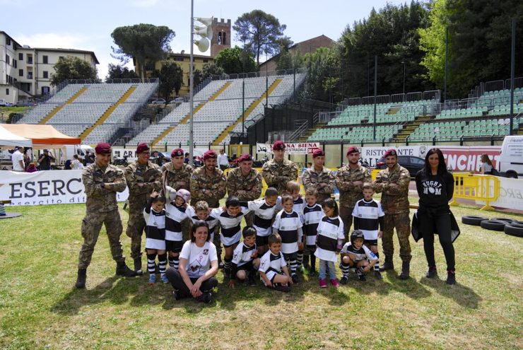 I bambini del Cus Rugby si allenano coi parà