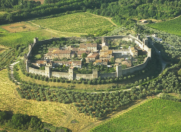 Monteriggioni: Festa delle Forze Armate con i Bersaglieri